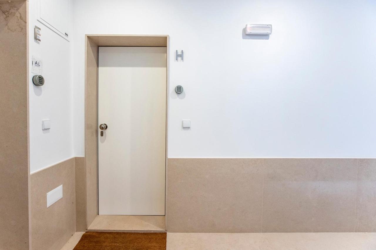 Downtown Wonder Flat W/ Ac By Lovelystay Porto Ngoại thất bức ảnh